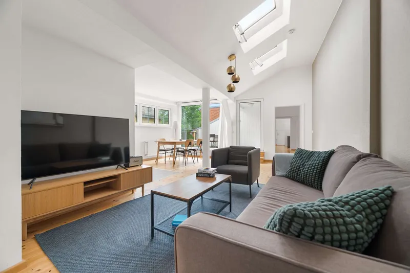 Stilvolle 3-Zimmer Wohnung in Neukölln - voll möbliert — photo 1